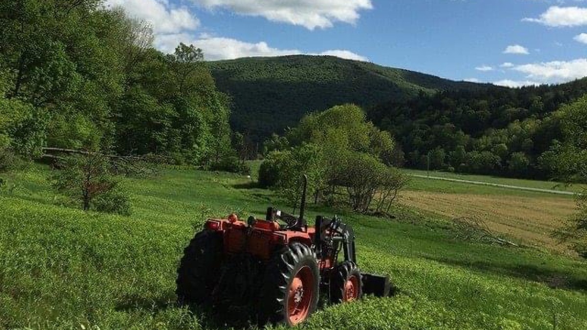 34.47  acre developable lot w/ rd frontage for farm stand on busy highway 