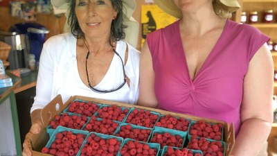 Gathering spot for locals and visitors alike!