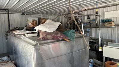 1000 gallon bulktank, universal pipeline milking system 